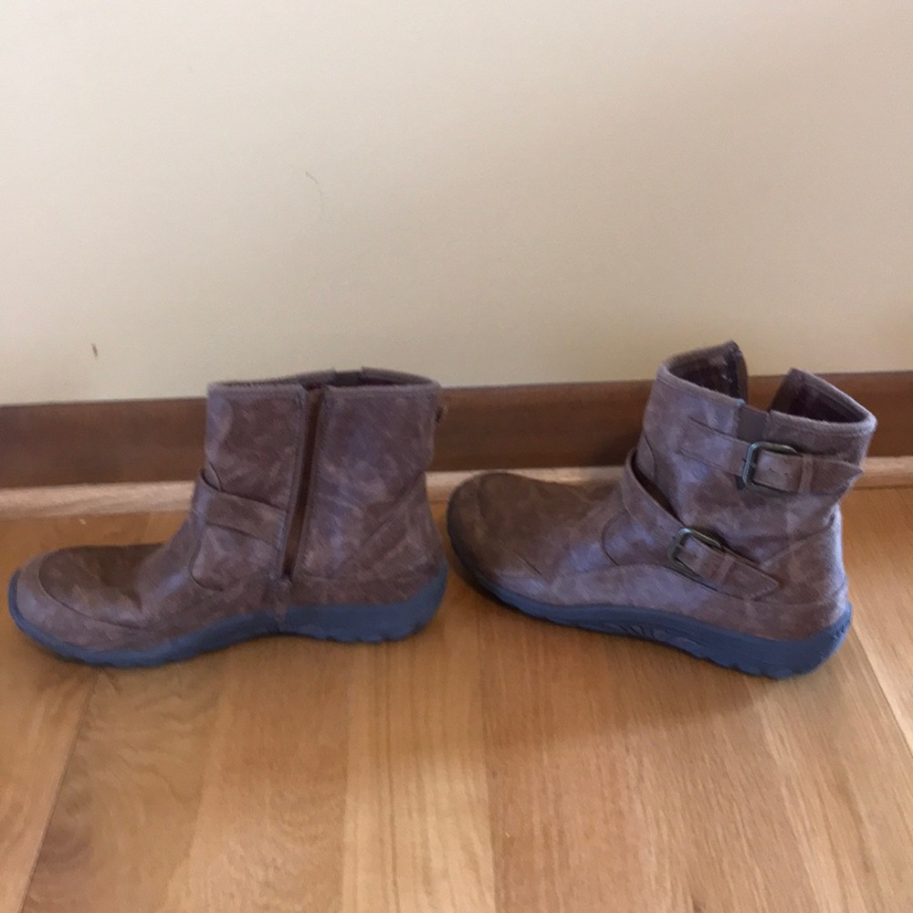 Sketchers light brown boots